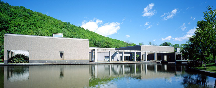 外観：札幌芸術の森美術館